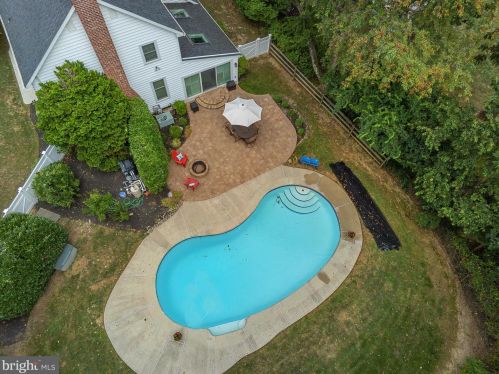 614 Westwind Dr, Berwyn PA  19312-1144 exterior