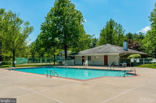 12 Pagoda Ct, Lawrence Township NJ  08648-4829 exterior