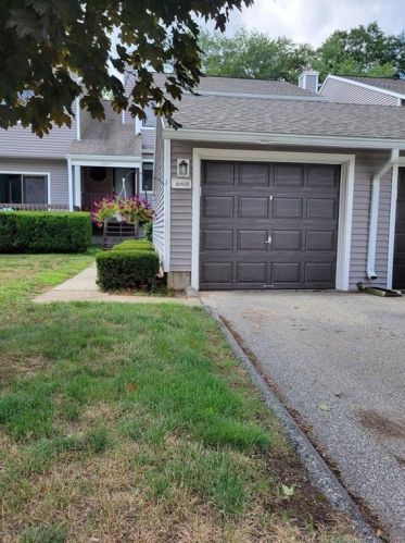 2003 Mill Pond Dr, Wapping, CT 06074-4320