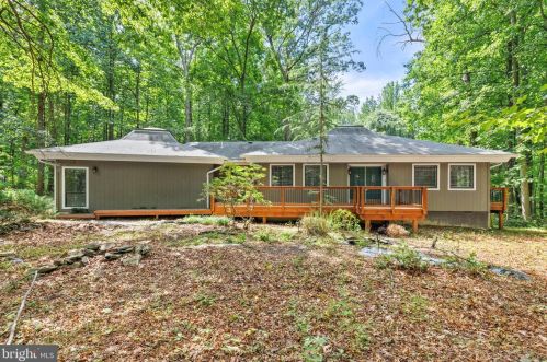 20787 Evergreen Mills Rd, Leesburg VA  20175-6320 exterior