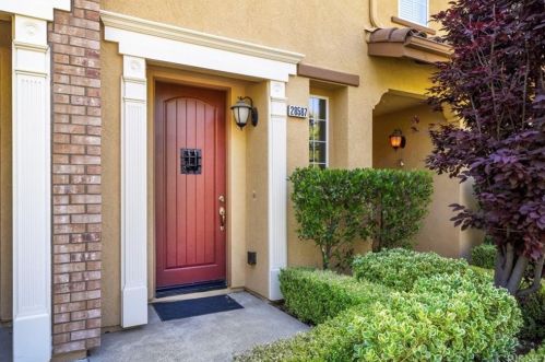 28587 Herrera St, Santa Clarita, CA 91354-3060