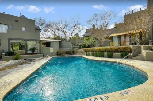 1111 12th St, Austin TX  78702-1060 exterior