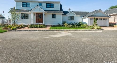 2 Bourdette Pl, Amityville, NY 11701-3621