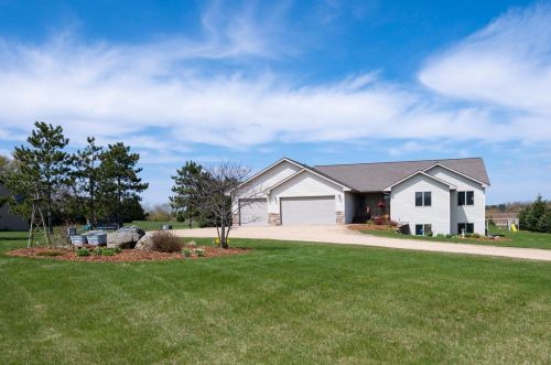 1384 134th Ave, New Johannesburg, WI 54017-6828