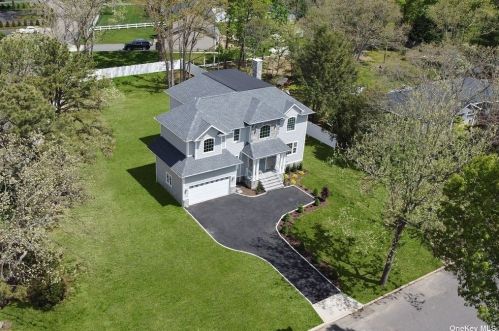 40 Millet St, Huntington Station, NY 11746-8150