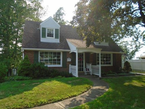 1761 Woodside Dr, Ambridge, PA 15003-1055
