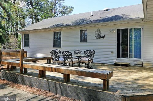 1555 Dee Rd, Lacey NJ  08731-3411 exterior