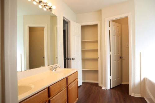 1703 Treasure Cay Dr, Midlothian TX  76063-8537 exterior