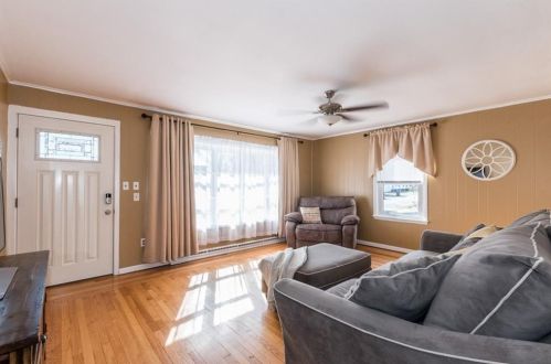 298 England St, Cumberland RI  02864-7209 exterior