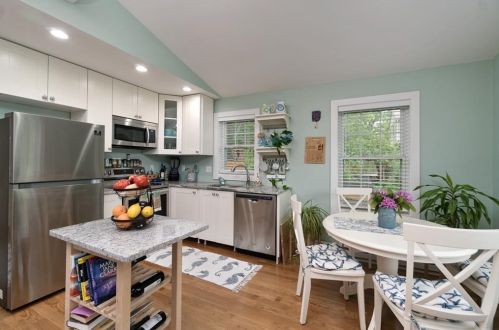 133 Winterberry Rd, South Kingstown RI  02874-2438 exterior