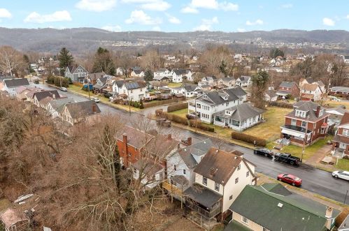 2621 Grandview Ave, Mckeesport PA  15132-7831 exterior