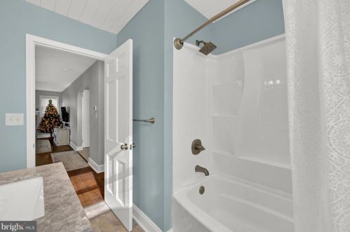 1829 Basin Hill Blvd, Carlisle PA  17013-1111 exterior