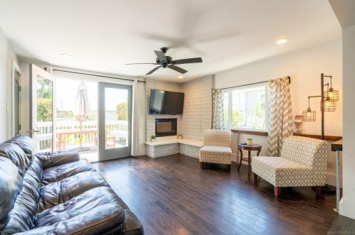 1558 Burton St, San Diego CA 92111-7044 exterior