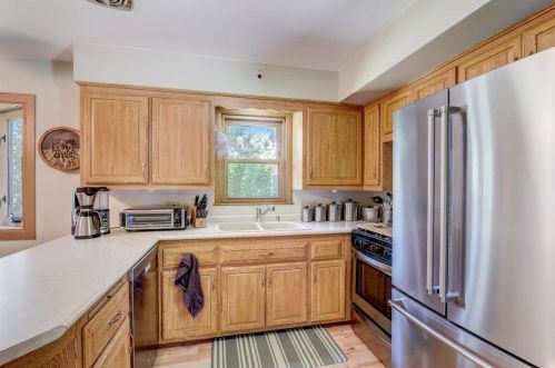 4630 Norwich Ave, Milwaukee WI 53220-2715 exterior