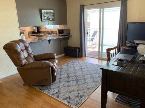 180 Overbrook Dr, Folsom CA  95630-1657 exterior