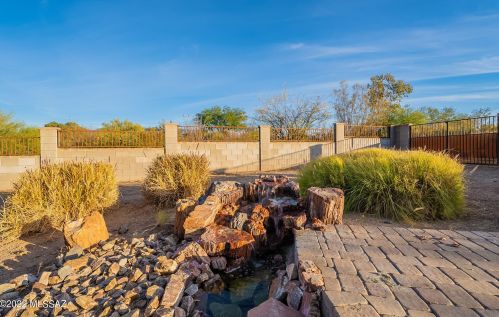 1348 Avenida Conalea, Tucson AZ 85748-7716 exterior