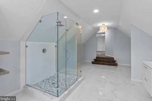 603 Crystal Lake Ave, Tavistock NJ  08033-2711 exterior