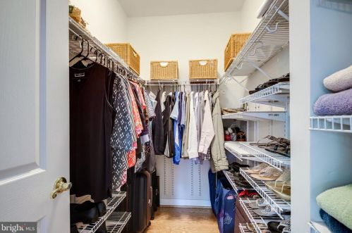 9517 Moonen Bay Ln, Bristow VA  20136-3515 exterior