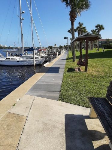 719 Beach St, Daytona Beach FL  32114-5421 exterior