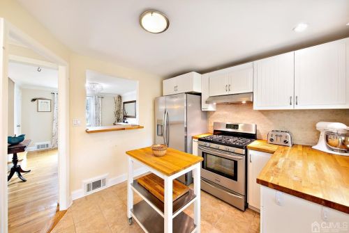 336 Dekalb Ave, Woodbridge NJ  07095-1838 exterior