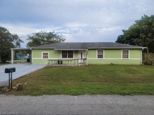 318 Vermont Way, Lehigh Acres, FL 33936-5028