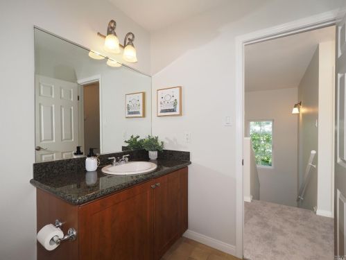 1638 Yardley St, Santa Rosa CA 95403-2397 exterior