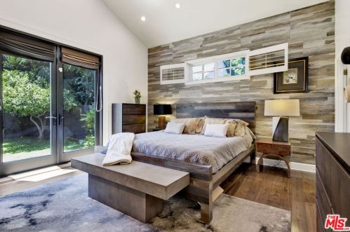 12202 Hartsook St, North Hollywood CA  91601-3961 exterior