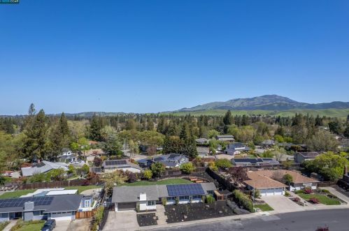282 Paraiso Dr, Danville, CA 94526-4950