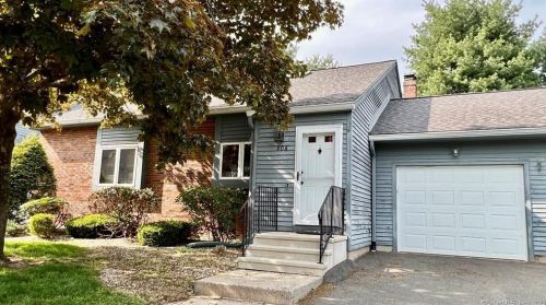 804 Sand Stone Dr, Wapping, CT 06074-2870