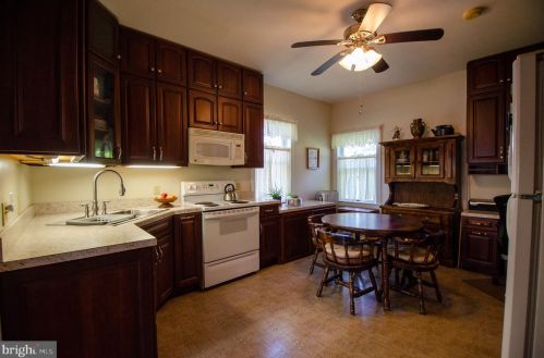 563 Columbia Ave, Bangor PA  18013-1747 exterior