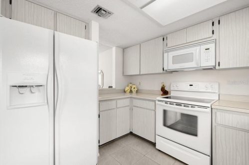 100 Lisa Ln, Oldsmar FL  34677-2369 exterior