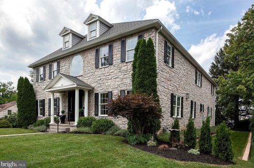 257 Granada Ave, Swatara, PA 17033-1540