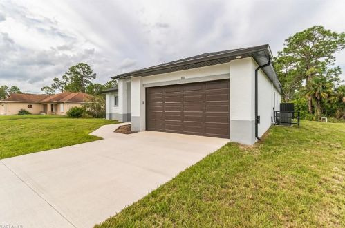 1007 5th St, Lehigh Acres, FL