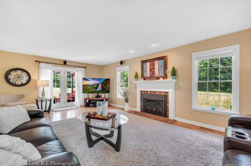 812 Pleasant St, Southington CT  06489-2015 exterior