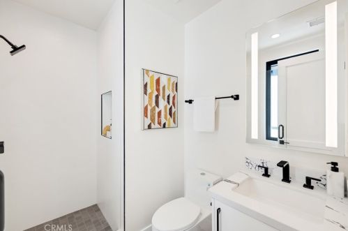 1813 Walnut Ave, Manhattan Beach CA  90266-5018 exterior
