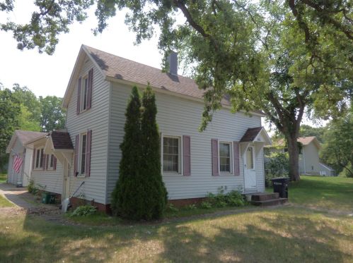 501 8th St, Little Falls, MN 56345-2808