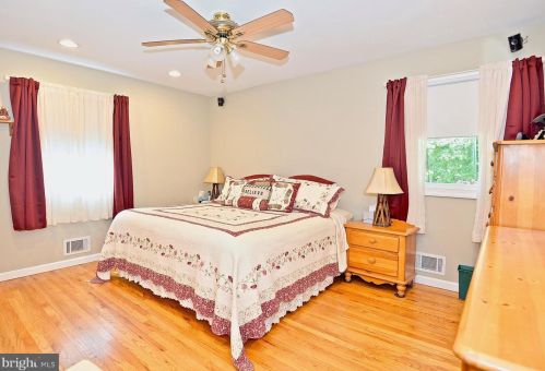 7 Pigeon Pl, Berkeley Township NJ  08721-1915 exterior