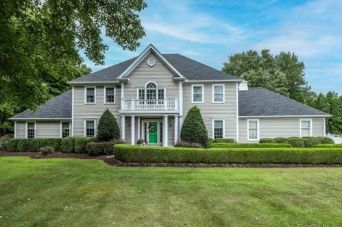 2 Empire Ln, Bethel, CT 06801-3069