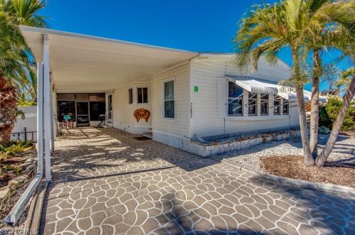 7282 Cobiac Dr, Saint James City, FL 33956-2741