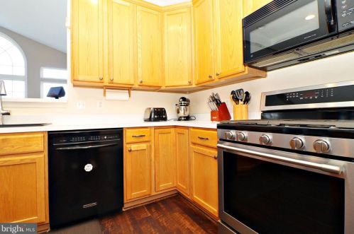 164 Pebble Beach Dr, Charles Town WV  25414-4074 exterior