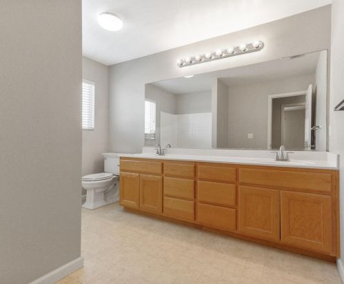 4533 Visions Dr, Turlock CA  95382-8332 exterior