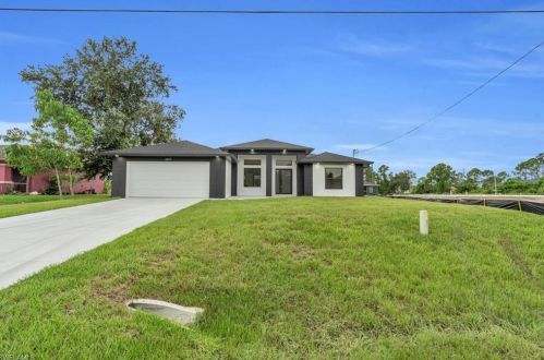 2817 45th St, Lehigh Acres, FL 33976-4718
