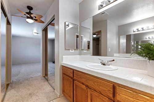 1026 Acaciawood Ct, Los Banos CA  93635-2937 exterior