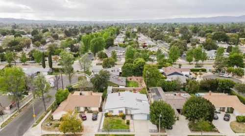 6437 Graves Ave, Van Nuys, CA 91406-5454