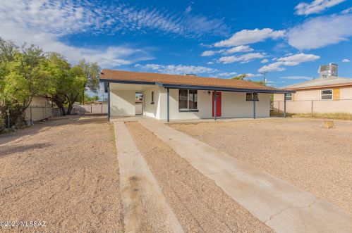 902 Calle Lerdo, Tucson, AZ 85756-6467