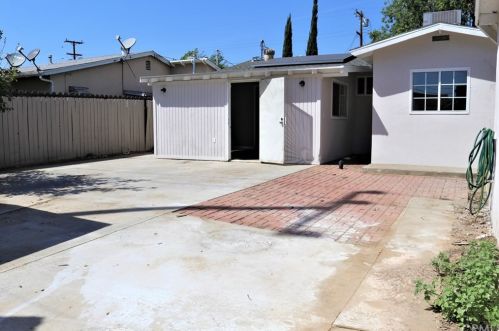 327 Erwin St, Rialto CA  92376-6018 exterior