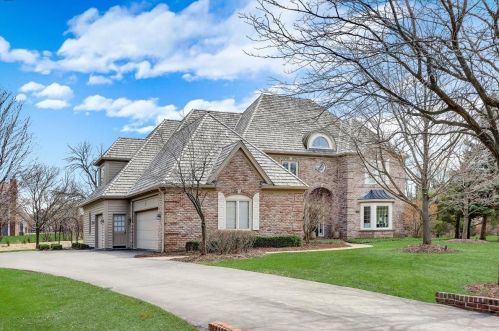 10416 Pine Ridge Cir, Thiensville, WI 53092-5993
