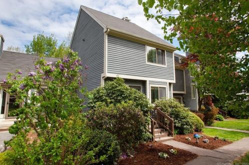 26 Wild Rose Ct, Bloomfield, CT 06002-1664