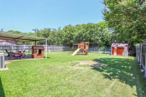 5824 Sea Breeze Ln, Fort Worth TX  76135-2068 exterior