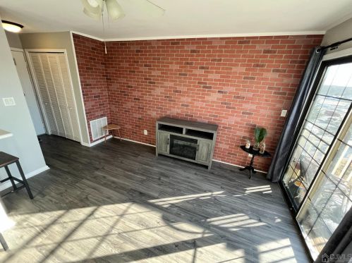 17 Lear Ct, East Brunswick NJ  08816-1863 exterior